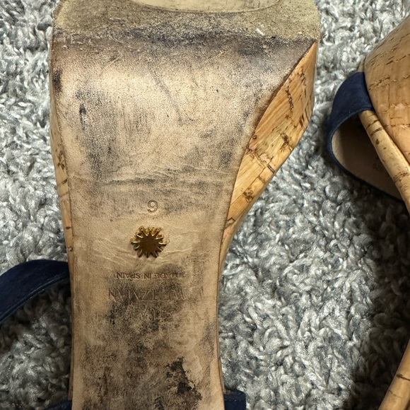 Navy and cork Stuart Weitzman platform sandals size 6. - Picture 6 of 6
